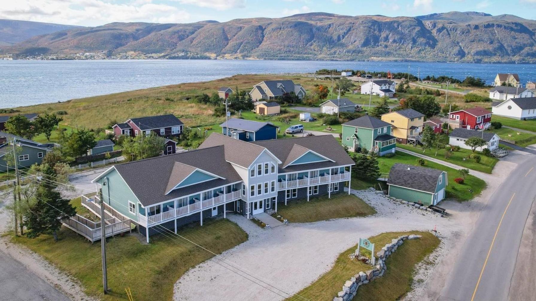 The Tides Inn Norris Point Екстер'єр фото
