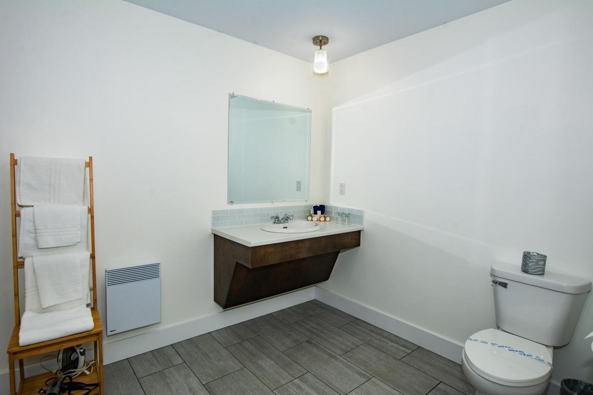 The Tides Inn Norris Point Екстер'єр фото